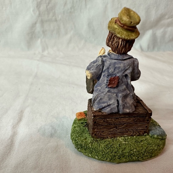 Small Vintage Hobo Figurine - Picture 2 of 6